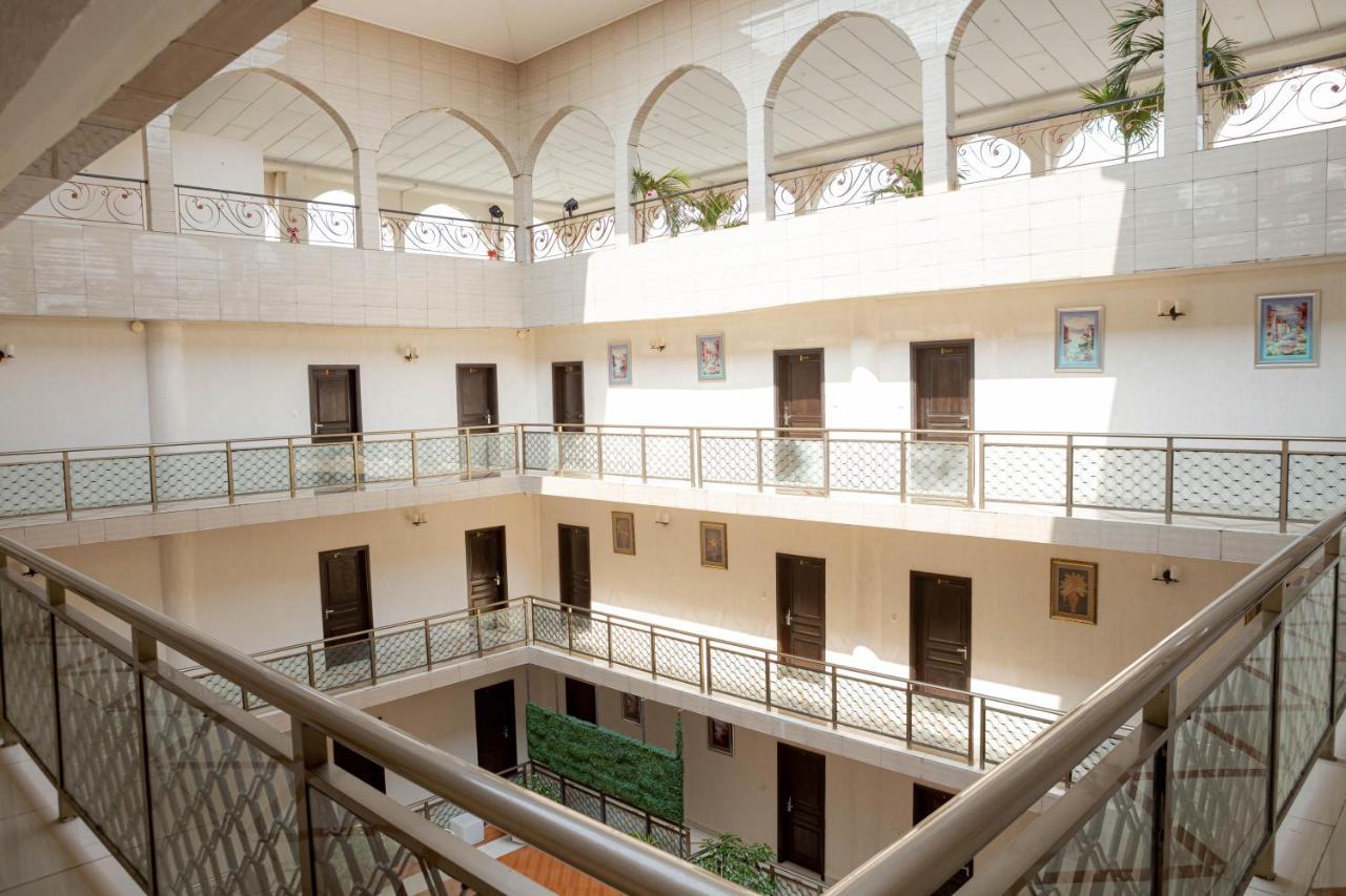 Hotel Hibiscus Louis 利伯维尔 外观 照片