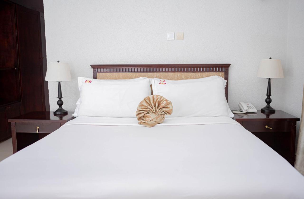Hotel Hibiscus Louis 利伯维尔 外观 照片